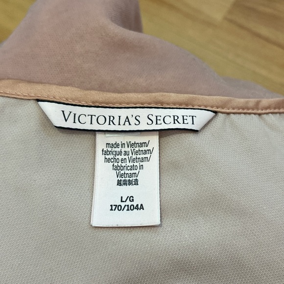 VICTORIA’S SECRET velvet ruffle strap camisole Large - Picture 6 of 8